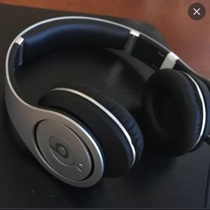 Beats by Dre, studio 1 headphones